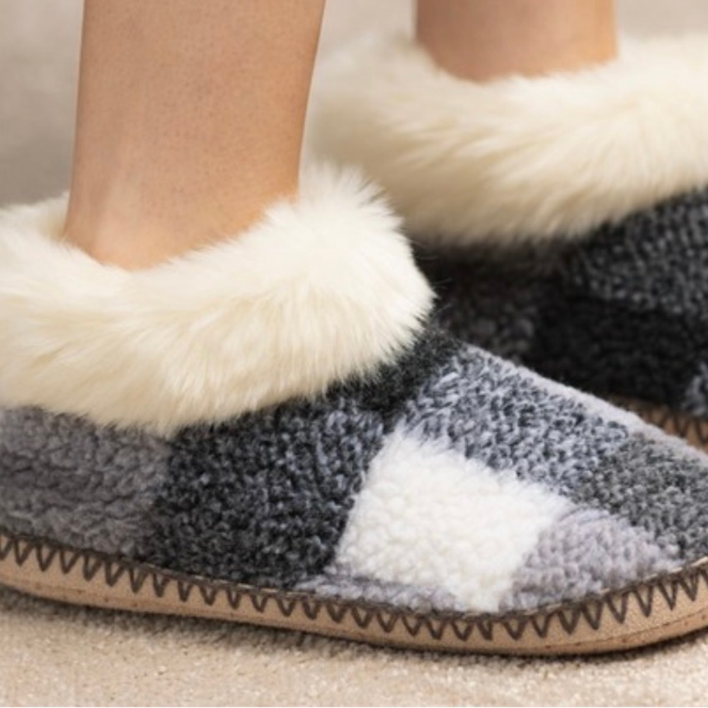Cozy Black Plaid Buffalo Slippers